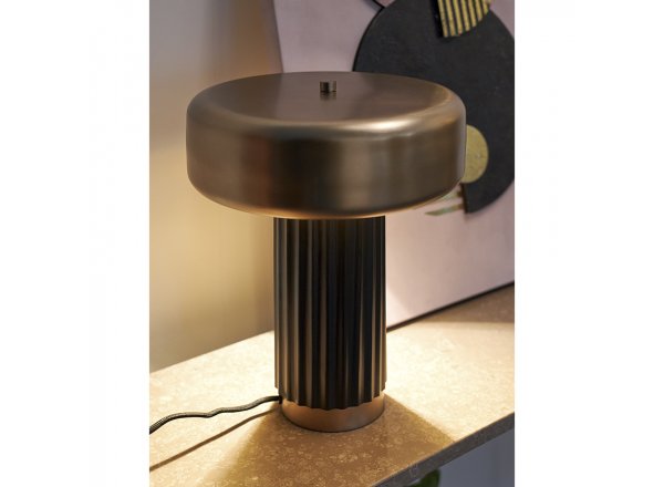 Лампа настольная stone, D27х35 см, черная/золотистая